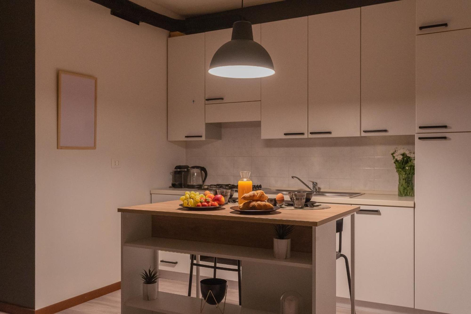 Black Loft Como By Rent All Como Kültér fotó